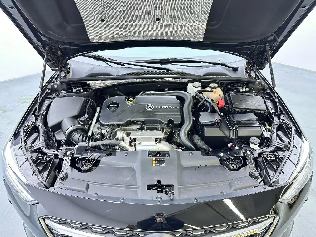 2022 Buick Regal 1.5T 169HP L4 9AT,autocango,china used car exporter,china ev exporter,chinese used car exporter,chinese used ev exporter