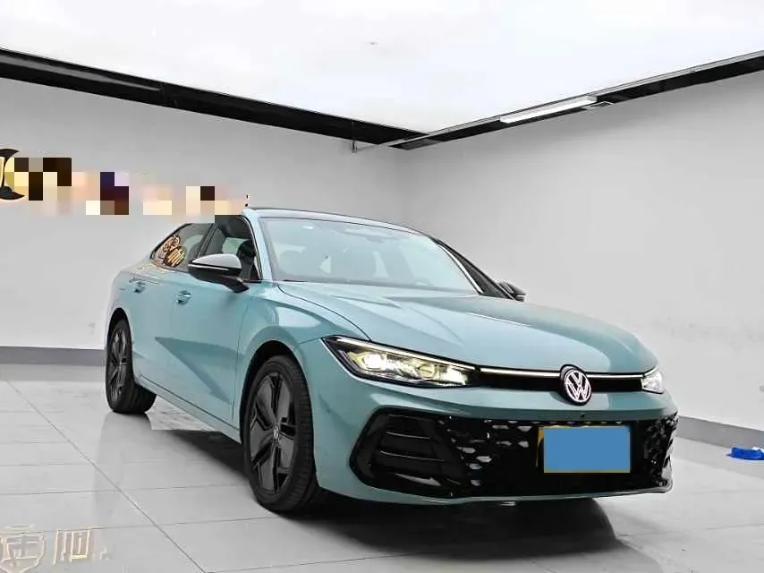 2025 Volkswagen Passat 2.0T 220HP L4 7DCT,autocango,china used car exporter,china ev exporter,chinese used car exporter,chinese used ev exporter