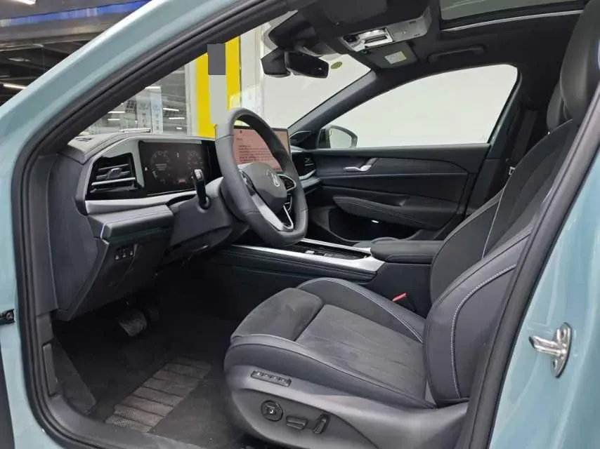 2025 Volkswagen Passat 2.0T 220HP L4 7DCT,autocango,china used car exporter,china ev exporter,chinese used car exporter,chinese used ev exporter