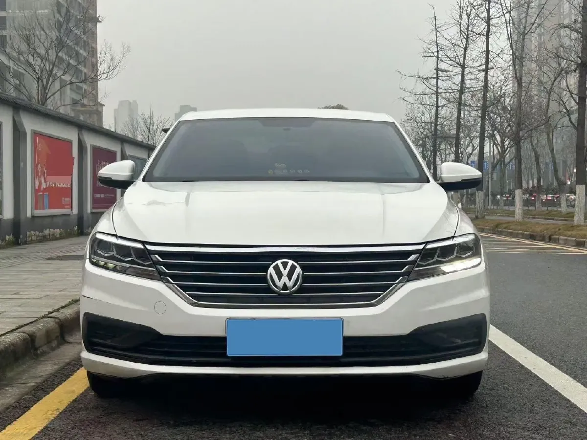 2018 Landwind XiaoYao 1.5T 163HP L4 CVT,autocango,china used car exporter,china ev exporter,chinese used car exporter,chinese used ev exporter