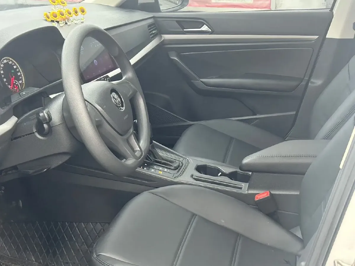 2018 Landwind XiaoYao 1.5T 163HP L4 CVT,autocango,china used car exporter,china ev exporter,chinese used car exporter,chinese used ev exporter