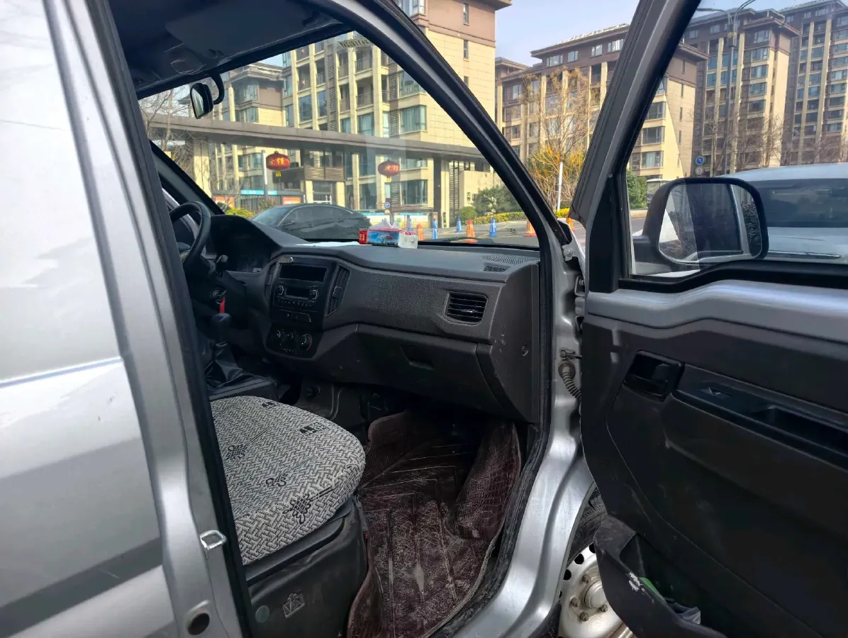 2019 WuLing RongGuang New Truck 1.5L 107HP L4 5MT,autocango,china used car exporter,china ev exporter,chinese used car exporter,chinese used ev exporter