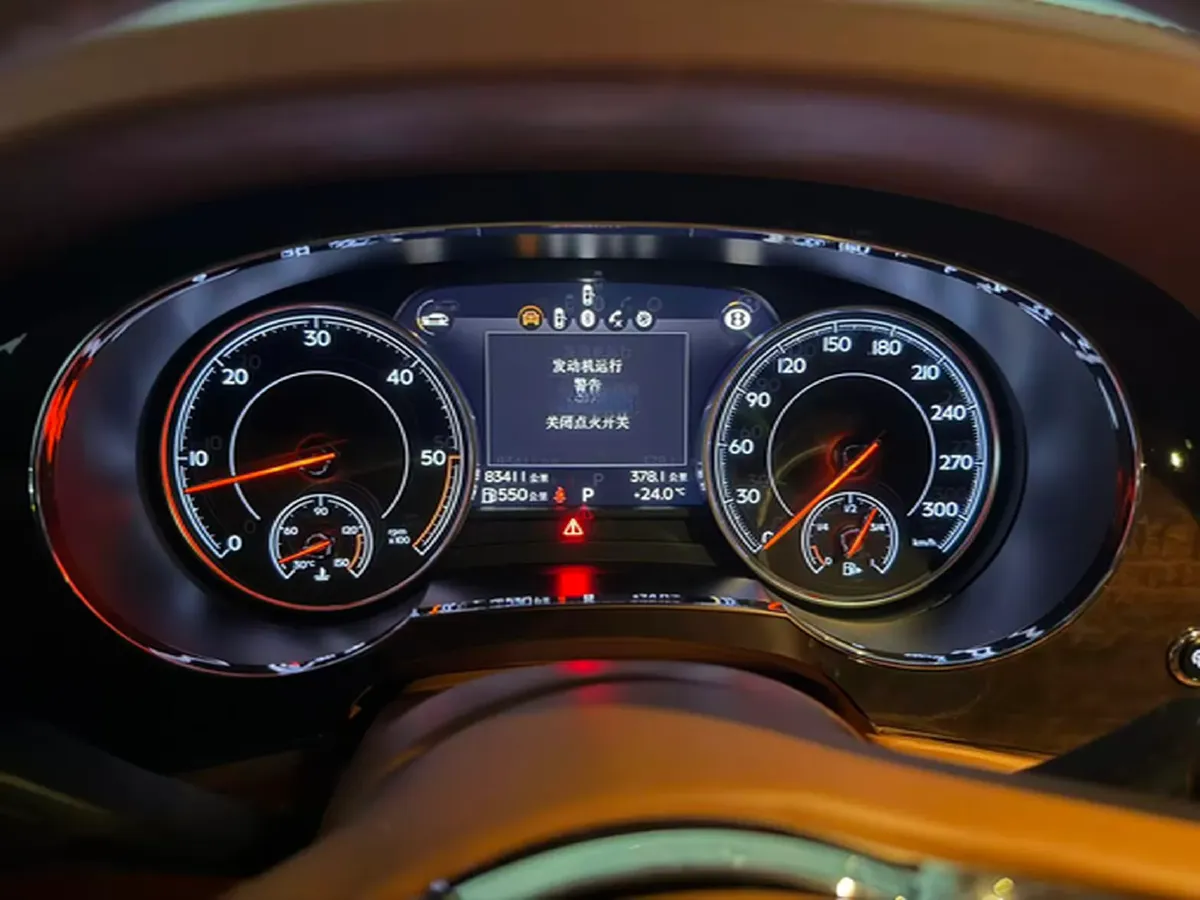 2017 Bentley Bentayga 6.0T 608HP W12 8AT,autocango,china used car exporter,china ev exporter,chinese used car exporter,chinese used ev exporter