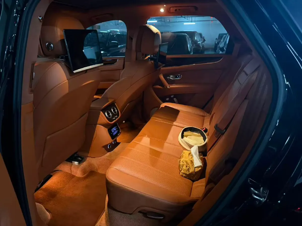2017 Bentley Bentayga 6.0T 608HP W12 8AT,autocango,china used car exporter,china ev exporter,chinese used car exporter,chinese used ev exporter