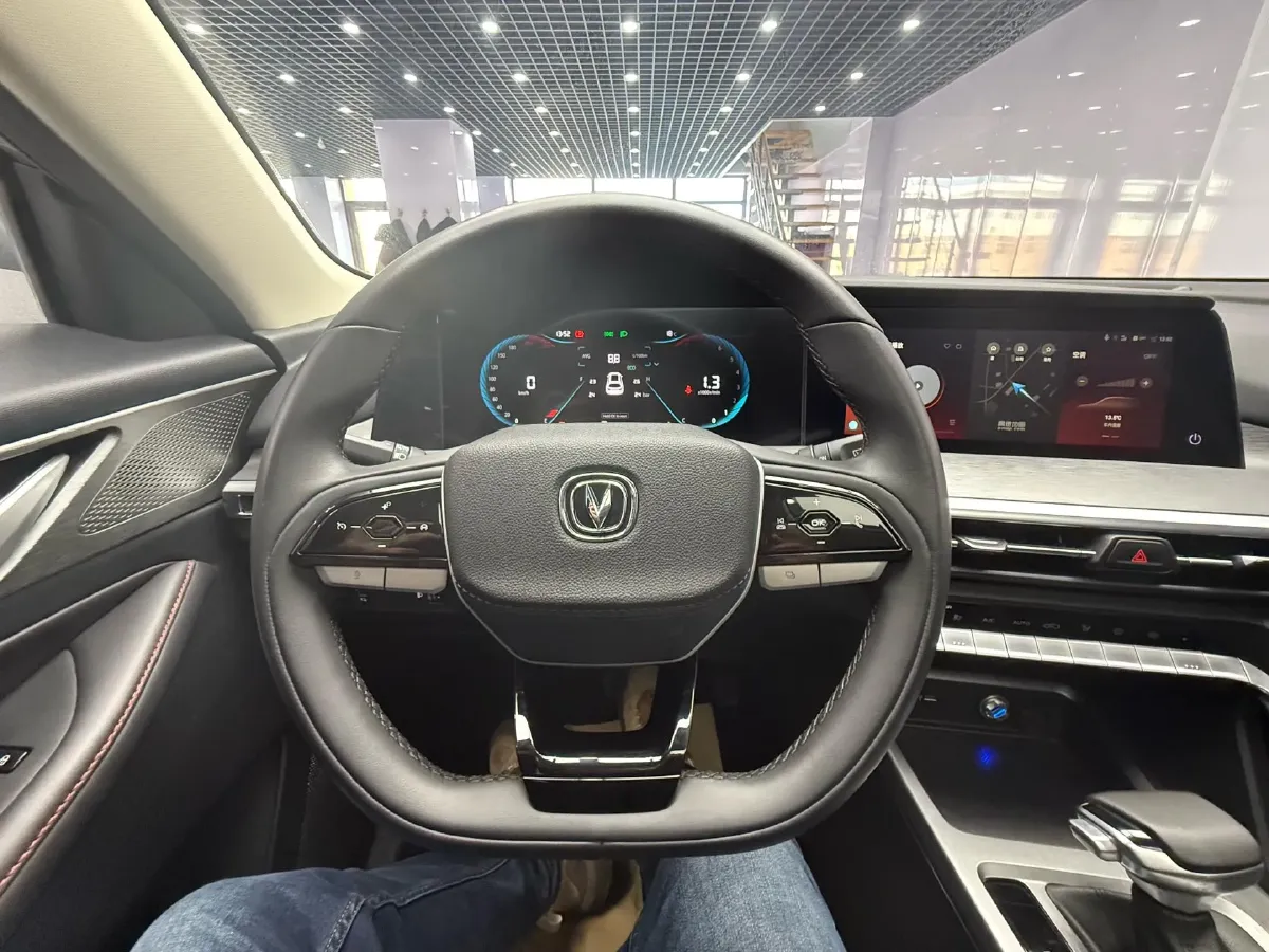 2022 ChangAn CS35 Plus 1.4T 160HP L4 7DCT,autocango,china used car exporter,china ev exporter,chinese used car exporter,chinese used ev exporter