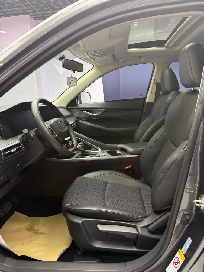 2022 ChangAn CS35 Plus 1.4T 160HP L4 7DCT,autocango,china used car exporter,china ev exporter,chinese used car exporter,chinese used ev exporter