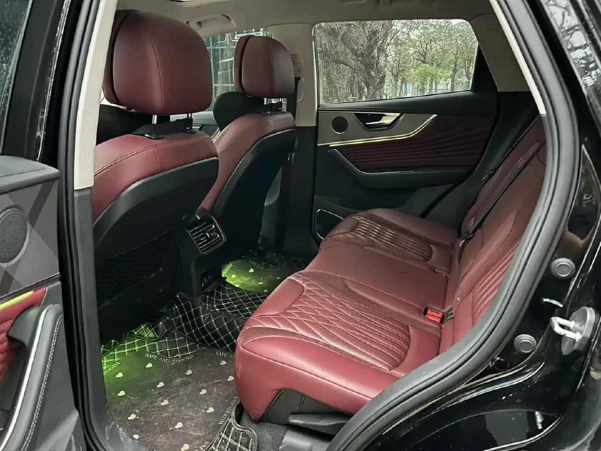 2023 HongQi HS5 2.0T 252HP L4 8AT,autocango,china used car exporter,china ev exporter,chinese used car exporter,chinese used ev exporter