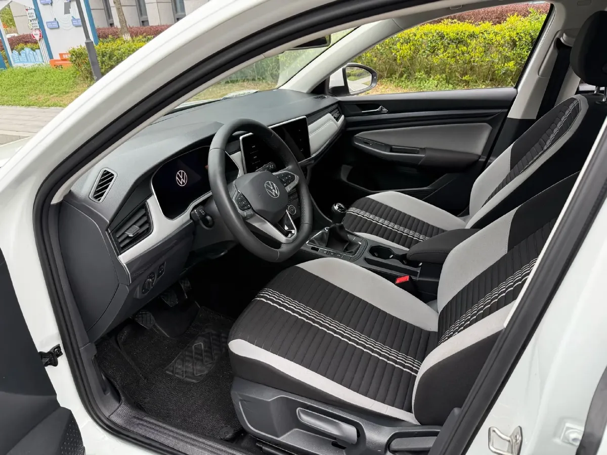 2024 Volkswagen Bora 1.2T 116HP L4 5MT,autocango,china used car exporter,china ev exporter,chinese used car exporter,chinese used ev exporter