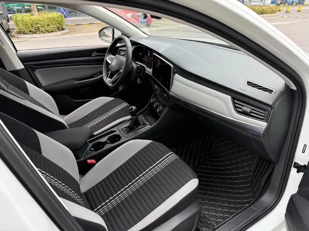 2024 Volkswagen Bora 1.2T 116HP L4 5MT,autocango,china used car exporter,china ev exporter,chinese used car exporter,chinese used ev exporter