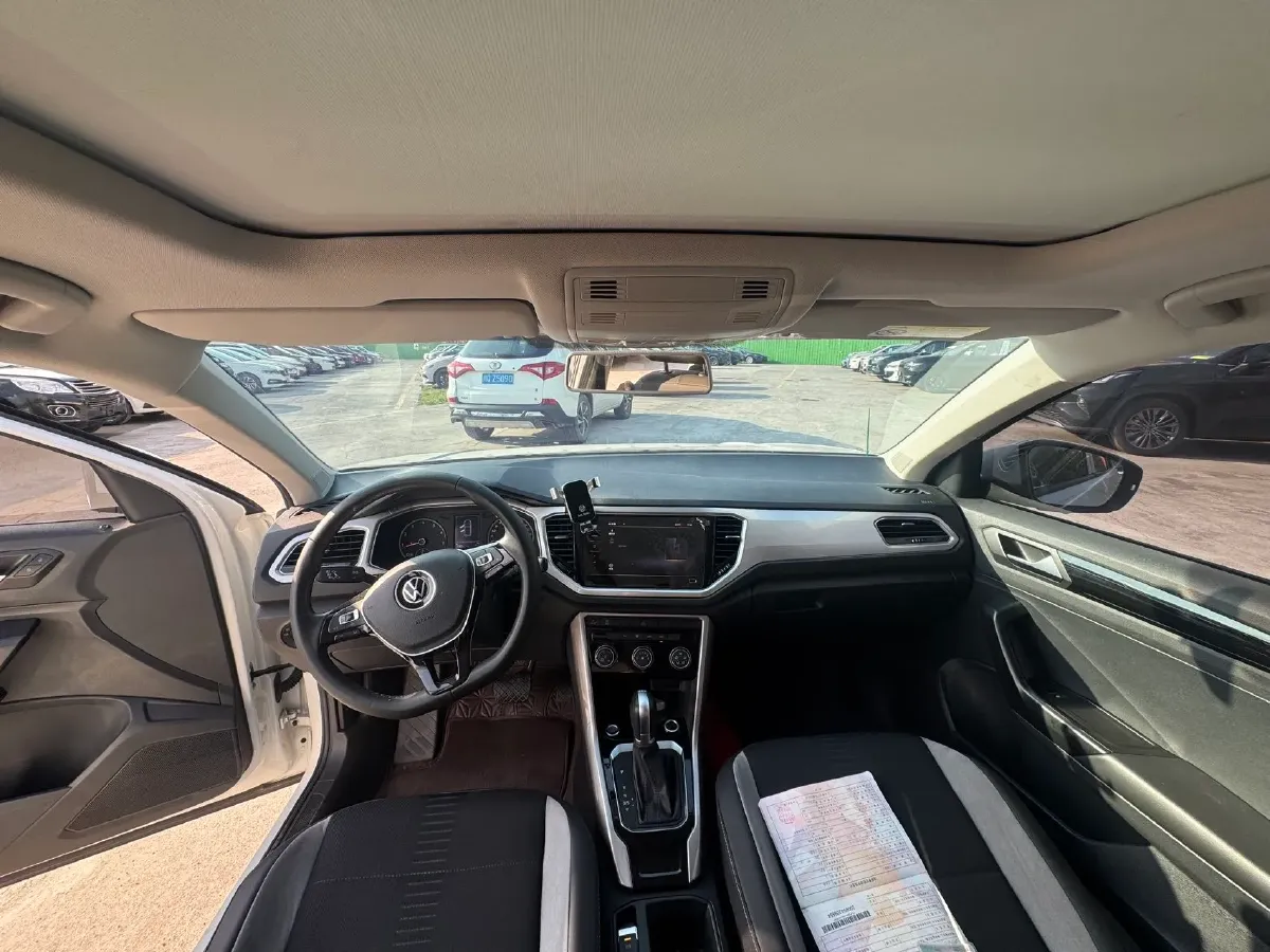 2022 Volkswagen T-Roc 1.4T 150HP L4 7DCT,autocango,china used car exporter,china ev exporter,chinese used car exporter,chinese used ev exporter
