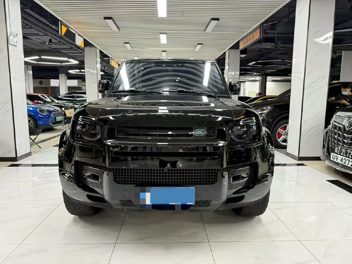 2023 Land Rover Defender 3.0T 400HP L6 8AT,autocango,china used car exporter,china ev exporter,chinese used car exporter,chinese used ev exporter