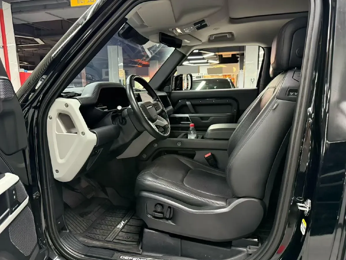 2023 Land Rover Defender 3.0T 400HP L6 8AT,autocango,china used car exporter,china ev exporter,chinese used car exporter,chinese used ev exporter