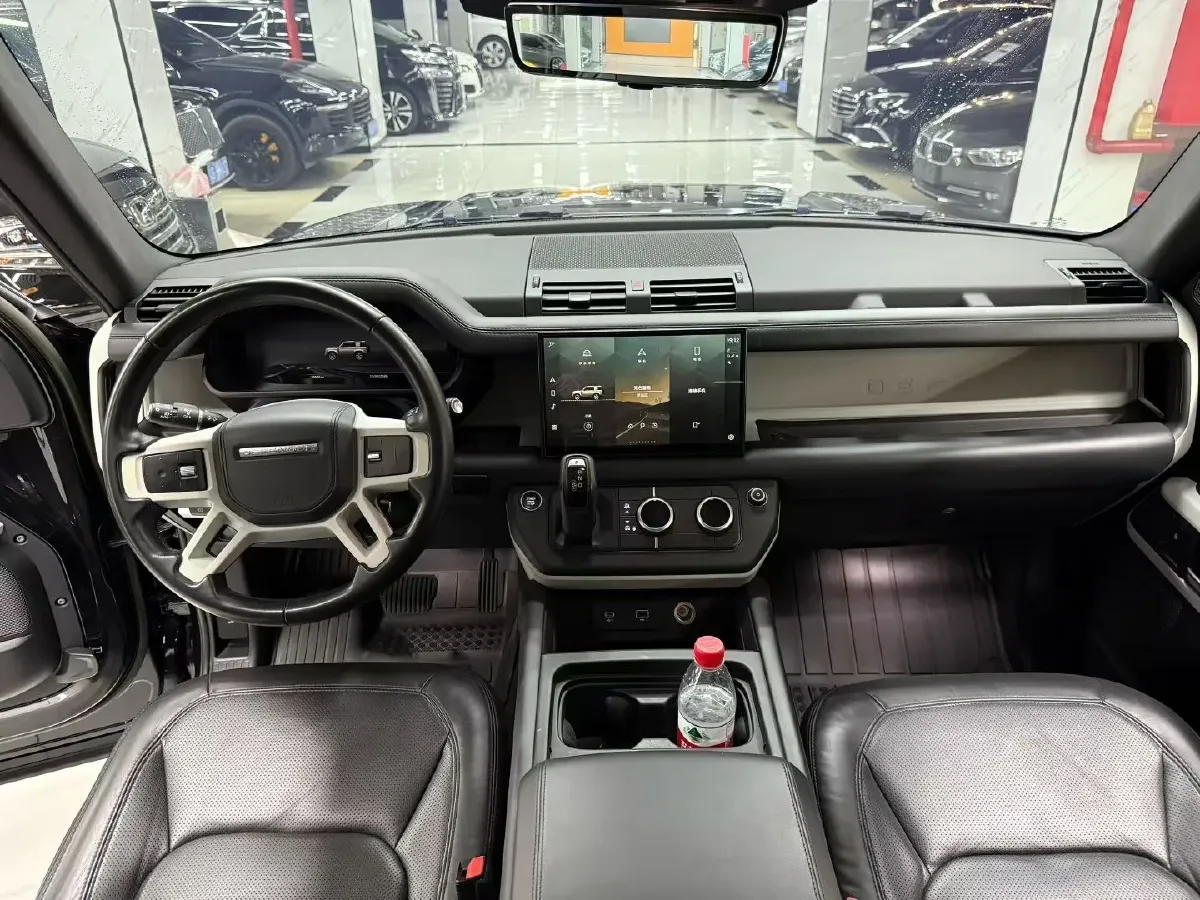 2023 Land Rover Defender 3.0T 400HP L6 8AT,autocango,china used car exporter,china ev exporter,chinese used car exporter,chinese used ev exporter