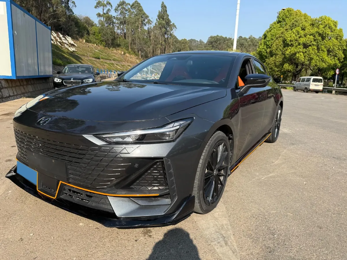 2023 ChangAn UNI-V 1.5T 188HP L4 7DCT,autocango,china used car exporter,china ev exporter,chinese used car exporter,chinese used ev exporter