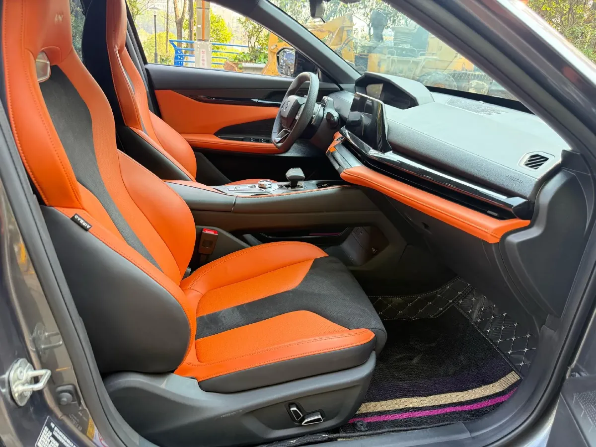 2023 ChangAn UNI-V 1.5T 188HP L4 7DCT,autocango,china used car exporter,china ev exporter,chinese used car exporter,chinese used ev exporter