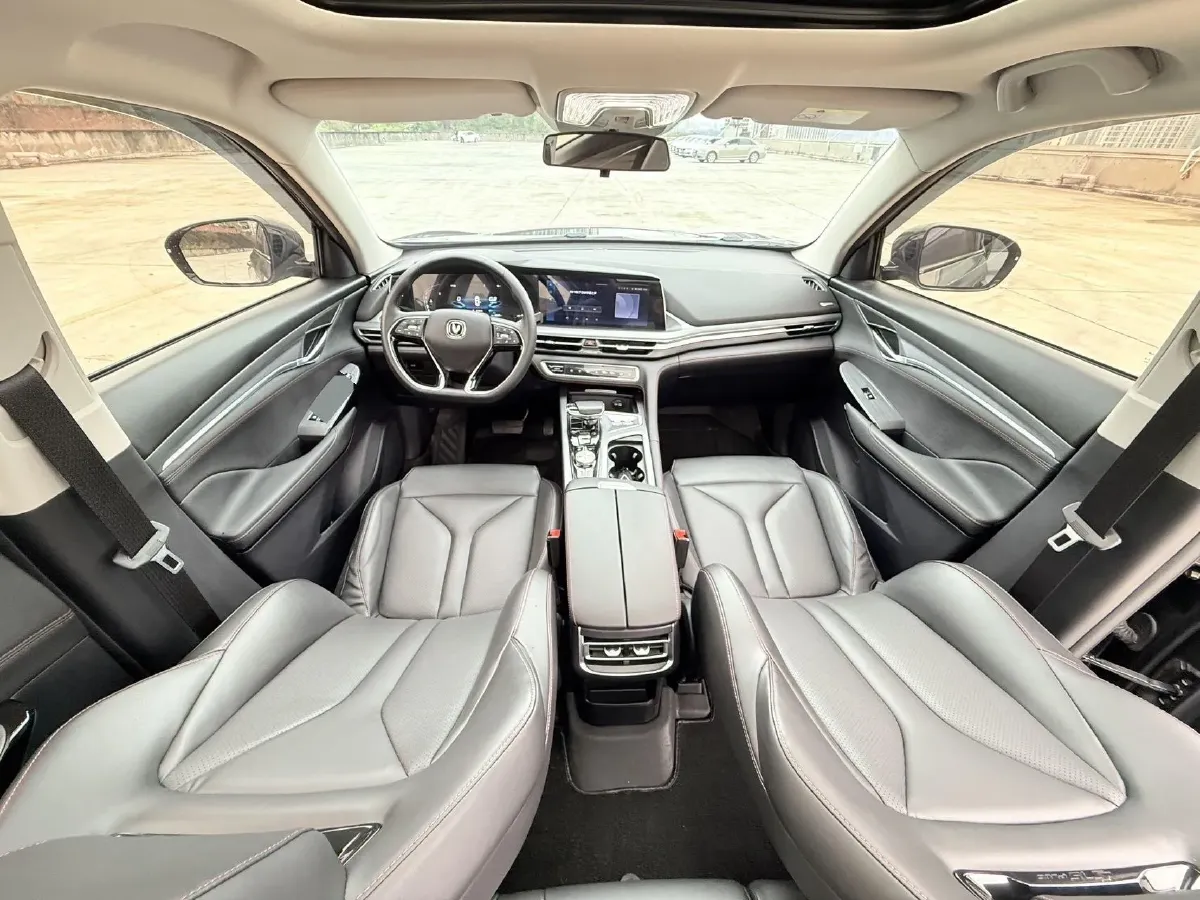 2022 ChangAn CS75 Plus 2.0T 233HP L4 8AT,autocango,china used car exporter,china ev exporter,chinese used car exporter,chinese used ev exporter