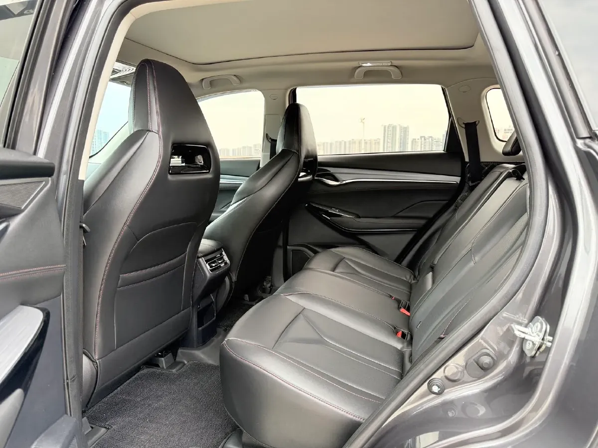 2022 ChangAn CS75 Plus 2.0T 233HP L4 8AT,autocango,china used car exporter,china ev exporter,chinese used car exporter,chinese used ev exporter