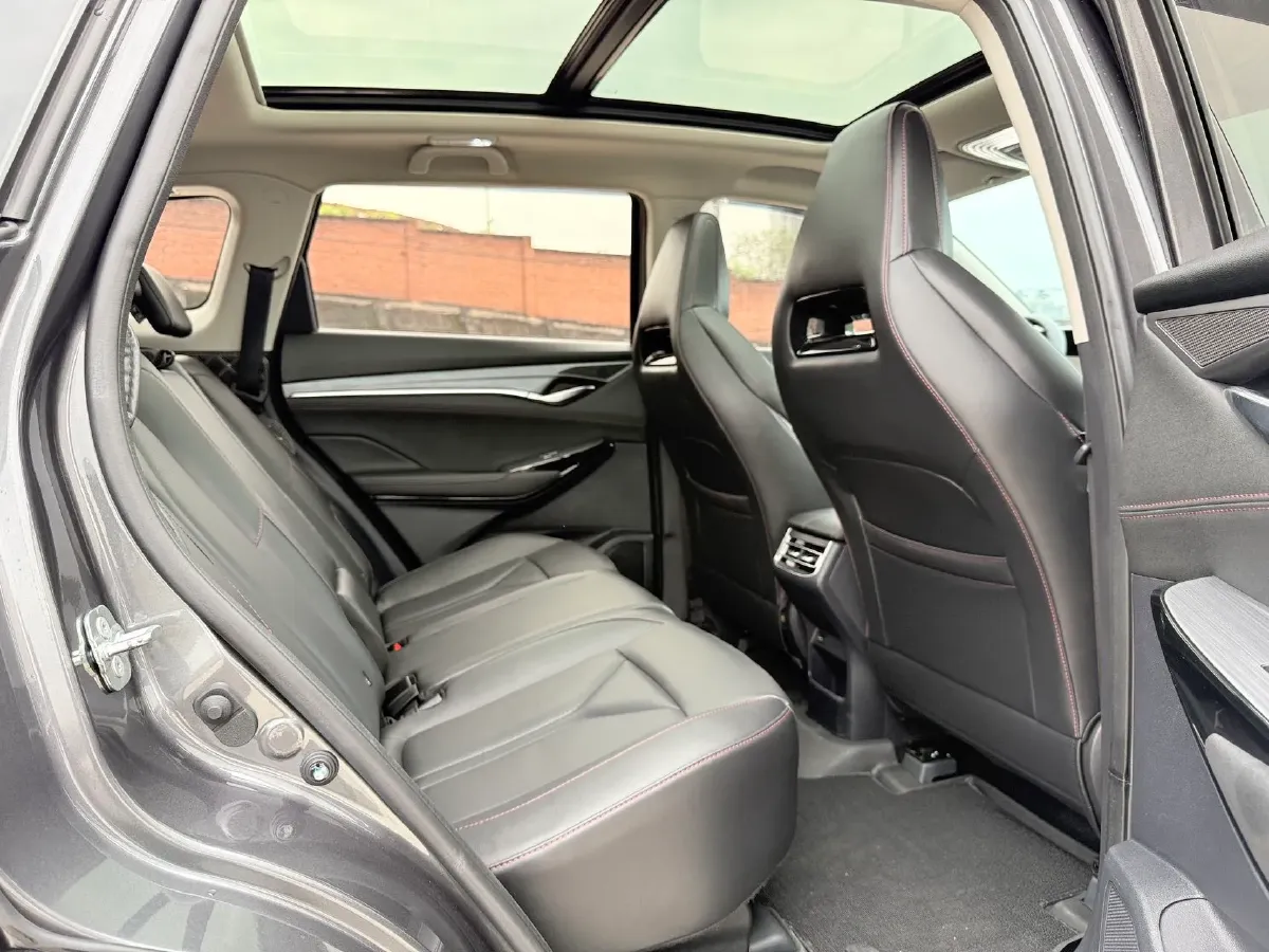 2022 ChangAn CS75 Plus 2.0T 233HP L4 8AT,autocango,china used car exporter,china ev exporter,chinese used car exporter,chinese used ev exporter