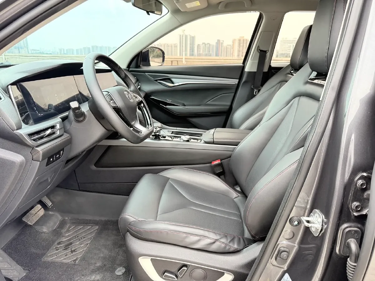 2022 ChangAn CS75 Plus 2.0T 233HP L4 8AT,autocango,china used car exporter,china ev exporter,chinese used car exporter,chinese used ev exporter