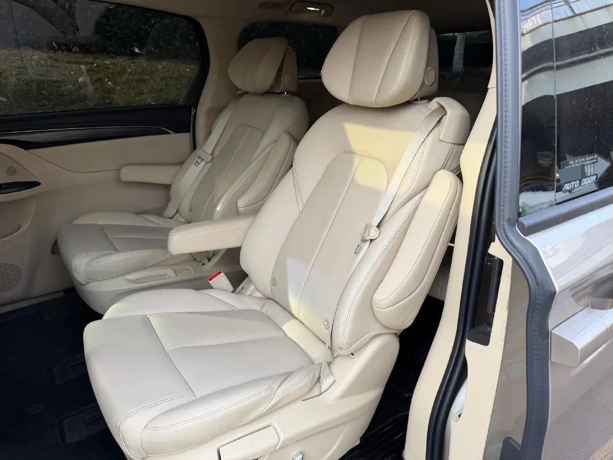 2023 Buick GL8 2.0T 237HP L4 9AT,autocango,china used car exporter,china ev exporter,chinese used car exporter,chinese used ev exporter