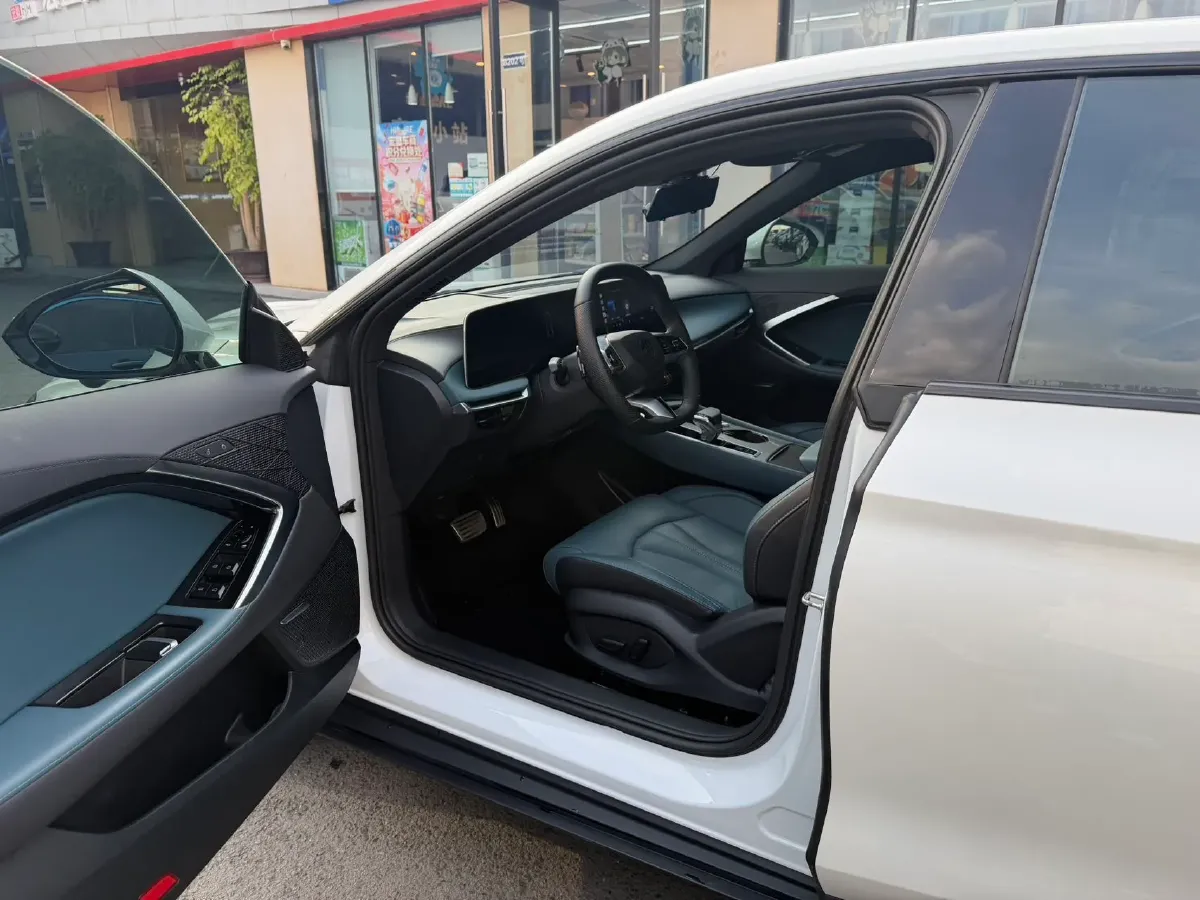 2023 MG 7 2.0T 261HP L4 9AT,autocango,china used car exporter,china ev exporter,chinese used car exporter,chinese used ev exporter