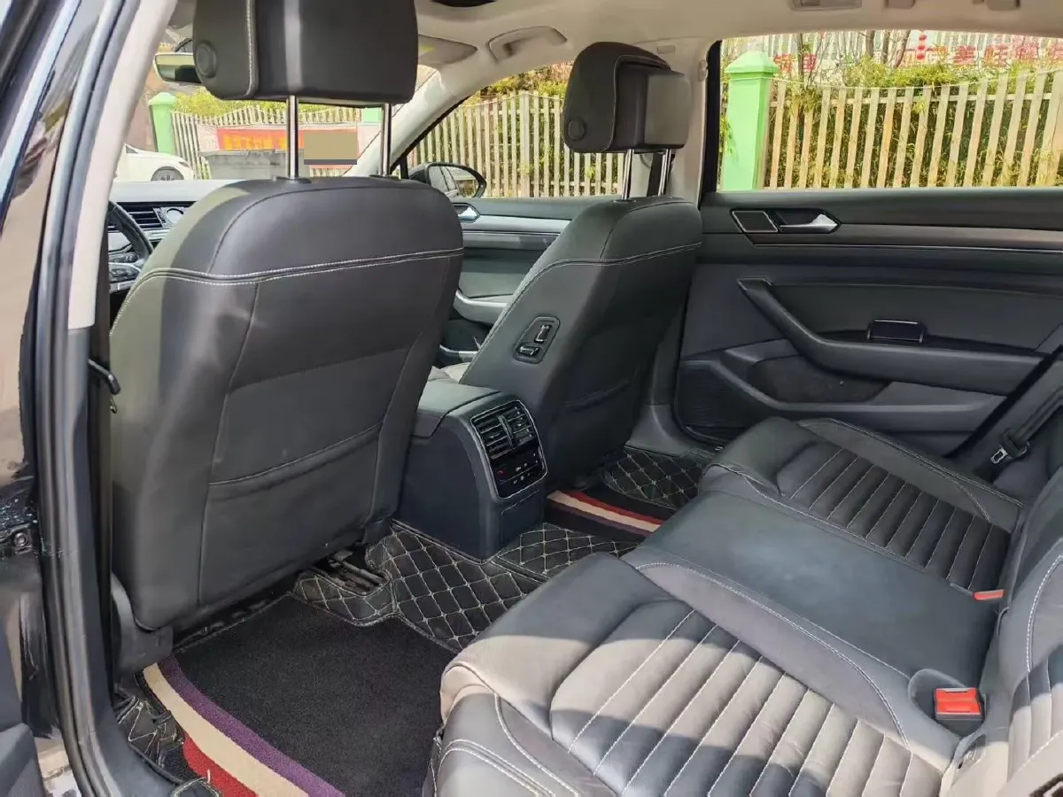 2020 Volkswagen Magotan 2.0T 186HP L4 7DCT,autocango,china used car exporter,china ev exporter,chinese used car exporter,chinese used ev exporter