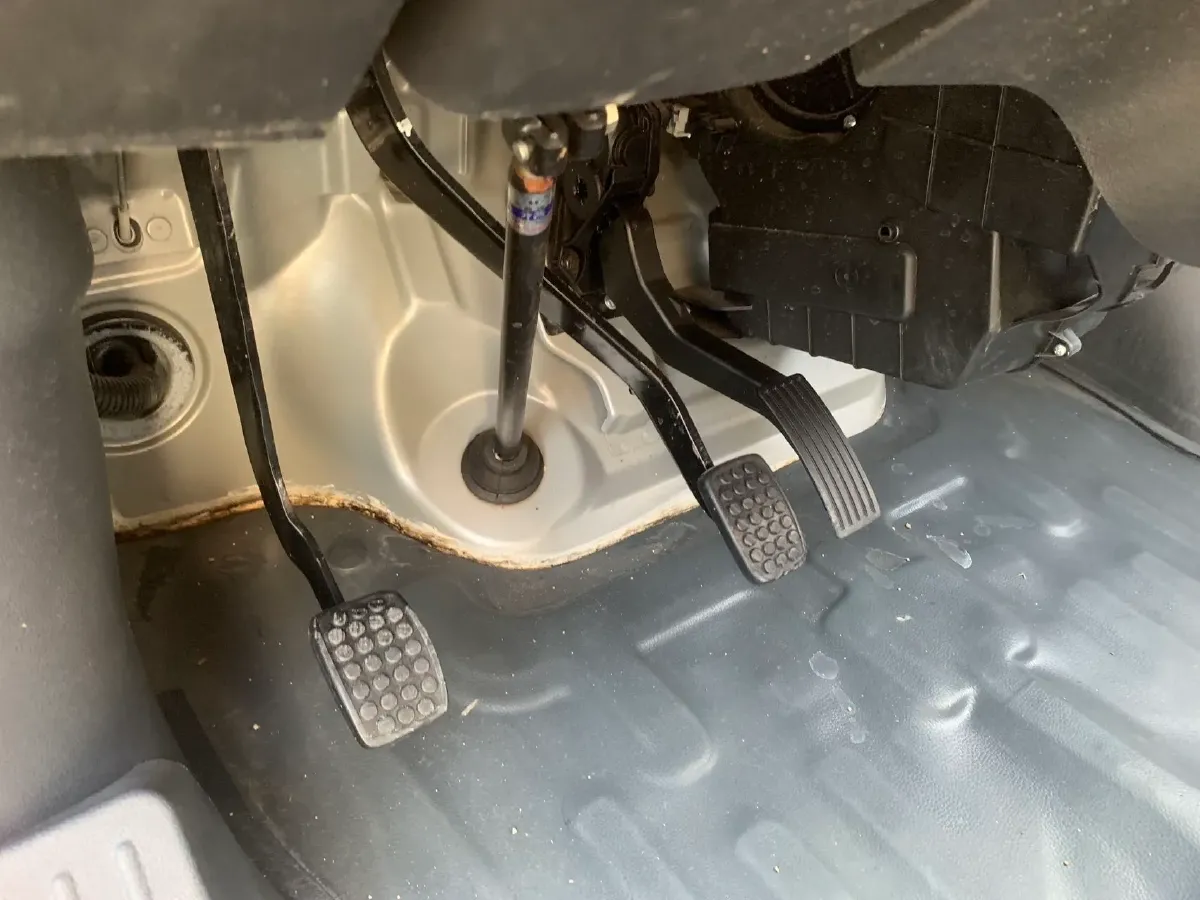 2015 WuLing ZhiGuang 1.2L 82HP L4 5MT,autocango,china used car exporter,china ev exporter,chinese used car exporter,chinese used ev exporter