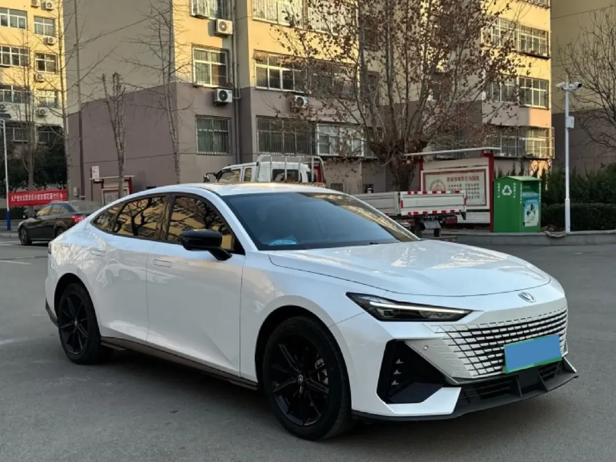 2023 ChangAn UNI-V iDD 1.5T 170HP L4 6TCT PHEV 18.4KWH,autocango,china used car exporter,china ev exporter,chinese used car exporter,chinese used ev exporter
