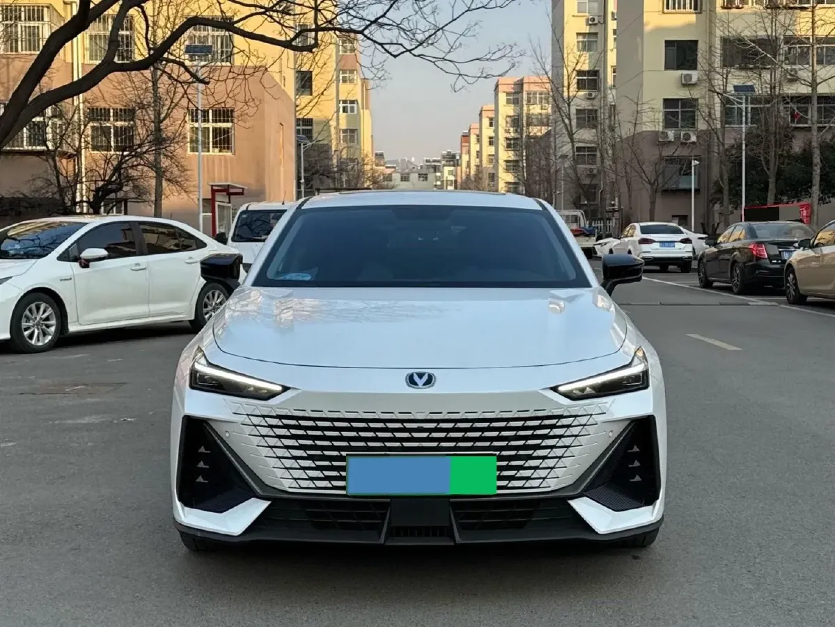 2023 ChangAn UNI-V iDD 1.5T 170HP L4 6TCT PHEV 18.4KWH,autocango,china used car exporter,china ev exporter,chinese used car exporter,chinese used ev exporter