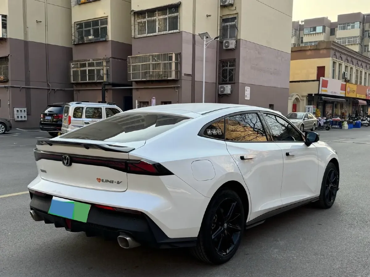 2023 ChangAn UNI-V iDD 1.5T 170HP L4 6TCT PHEV 18.4KWH,autocango,china used car exporter,china ev exporter,chinese used car exporter,chinese used ev exporter