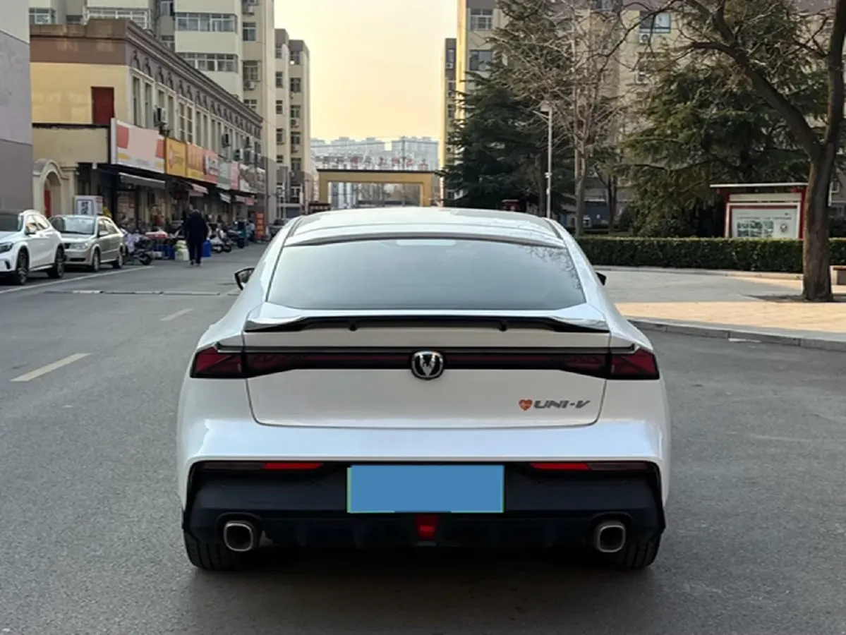 2023 ChangAn UNI-V iDD 1.5T 170HP L4 6TCT PHEV 18.4KWH,autocango,china used car exporter,china ev exporter,chinese used car exporter,chinese used ev exporter