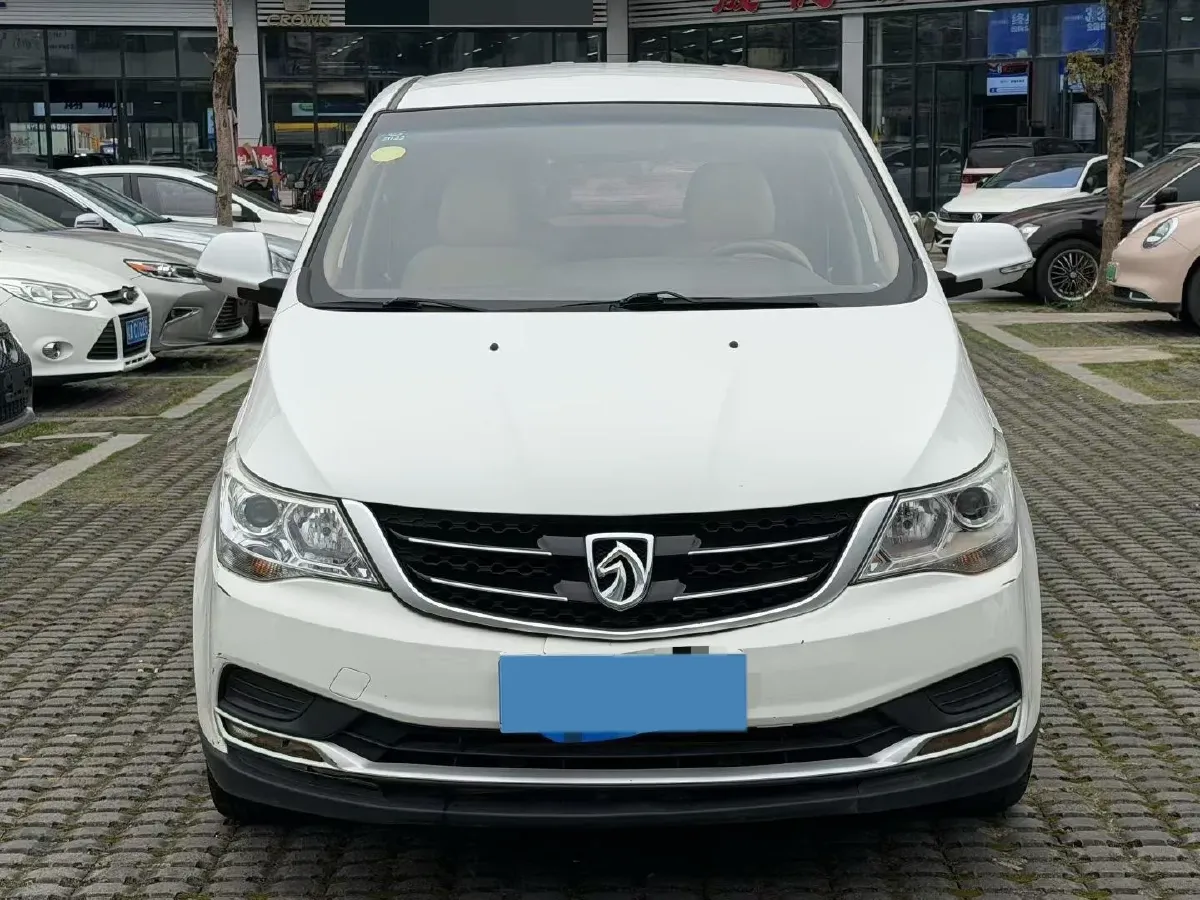 2019 BaoJun 730 1.5L 105HP L4 6MT,autocango,china used car exporter,china ev exporter,chinese used car exporter,chinese used ev exporter