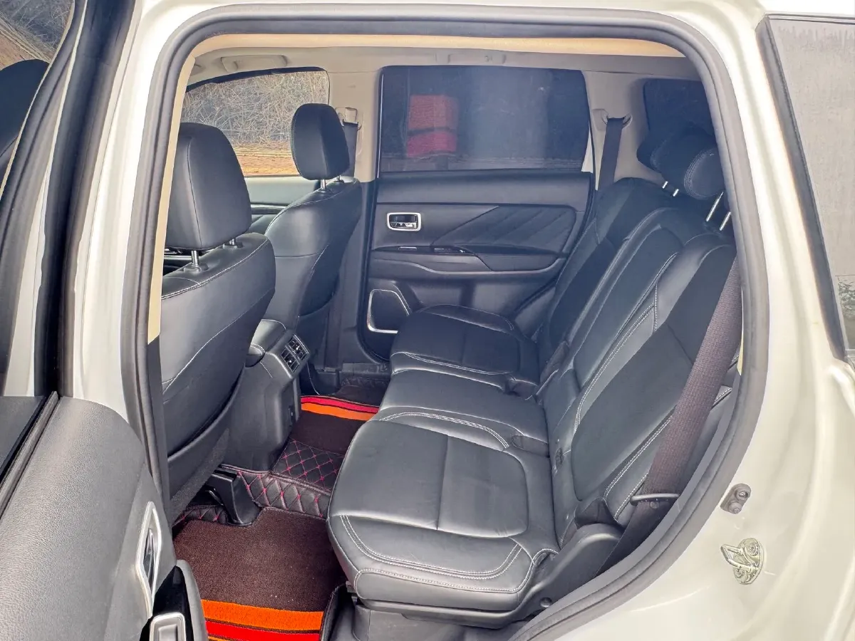 2020 Mitsubishi Outlander 2.0L 166HP L4 CVT,autocango,china used car exporter,china ev exporter,chinese used car exporter,chinese used ev exporter