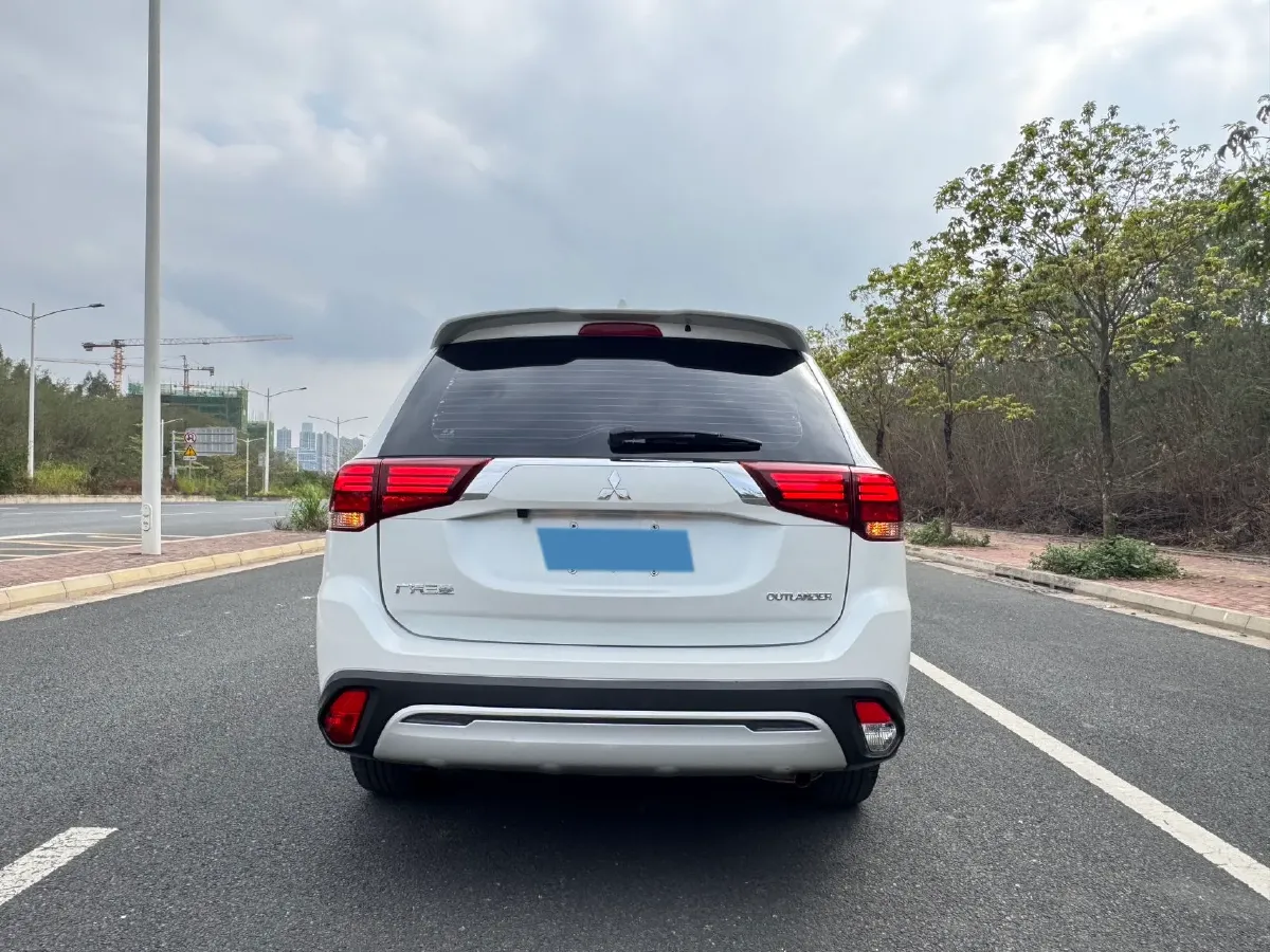 2020 Mitsubishi Outlander 2.0L 166HP L4 CVT,autocango,china used car exporter,china ev exporter,chinese used car exporter,chinese used ev exporter