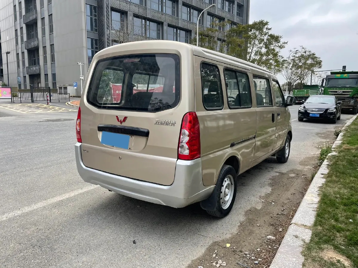 2019 WuLing RongGuang 1.5L 107HP L4 5MT,autocango,china used car exporter,china ev exporter,chinese used car exporter,chinese used ev exporter