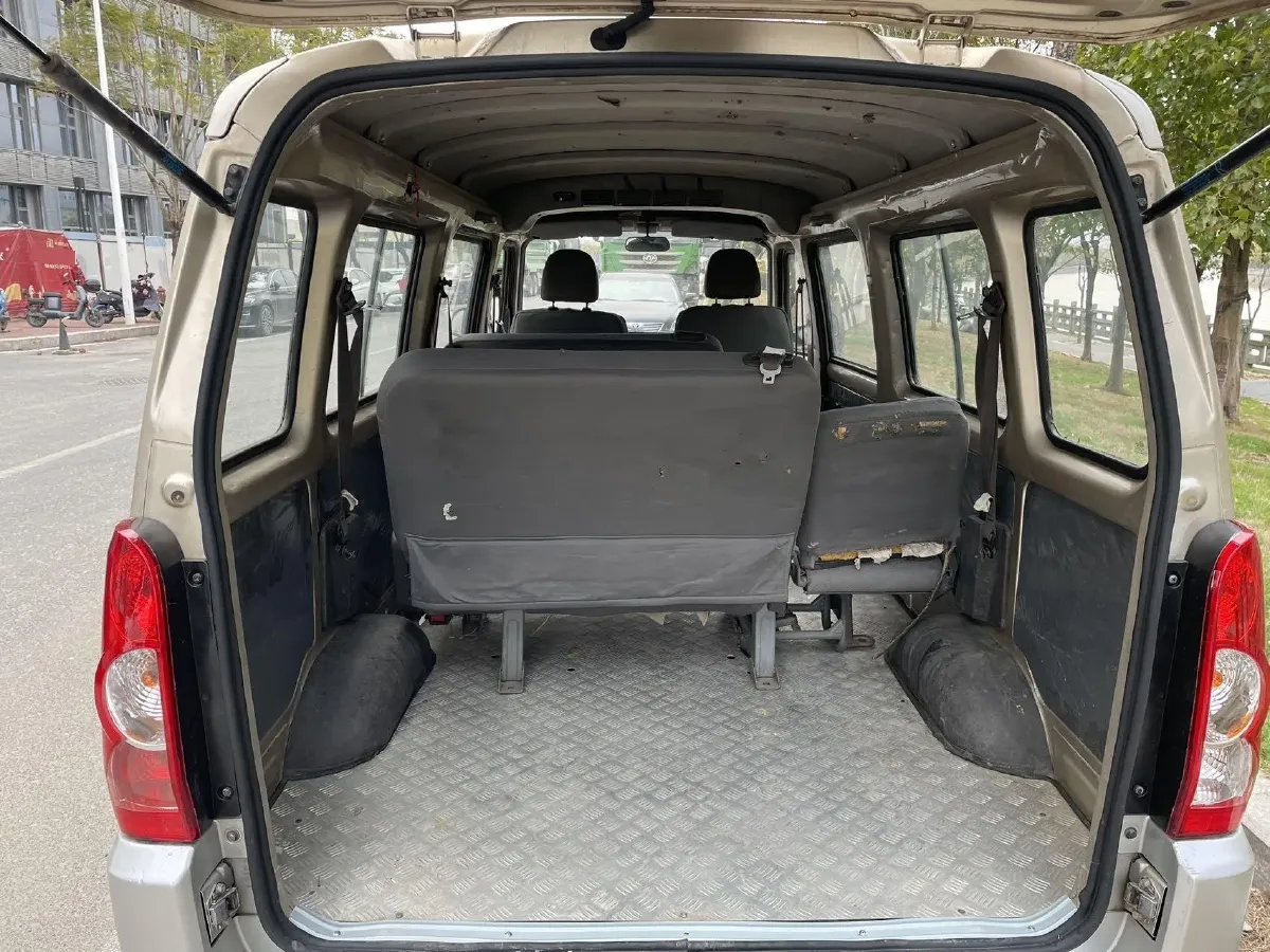 2019 WuLing RongGuang 1.5L 107HP L4 5MT,autocango,china used car exporter,china ev exporter,chinese used car exporter,chinese used ev exporter