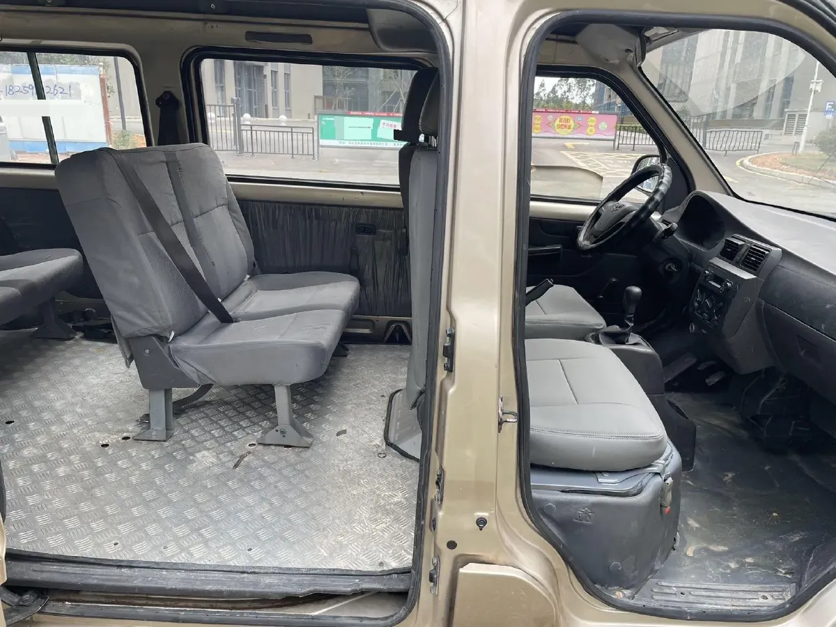 2019 WuLing RongGuang 1.5L 107HP L4 5MT,autocango,china used car exporter,china ev exporter,chinese used car exporter,chinese used ev exporter