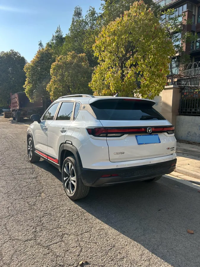 2023 ChangAn CS35 Plus 1.4T 160HP L4 7DCT,autocango,china used car exporter,china ev exporter,chinese used car exporter,chinese used ev exporter