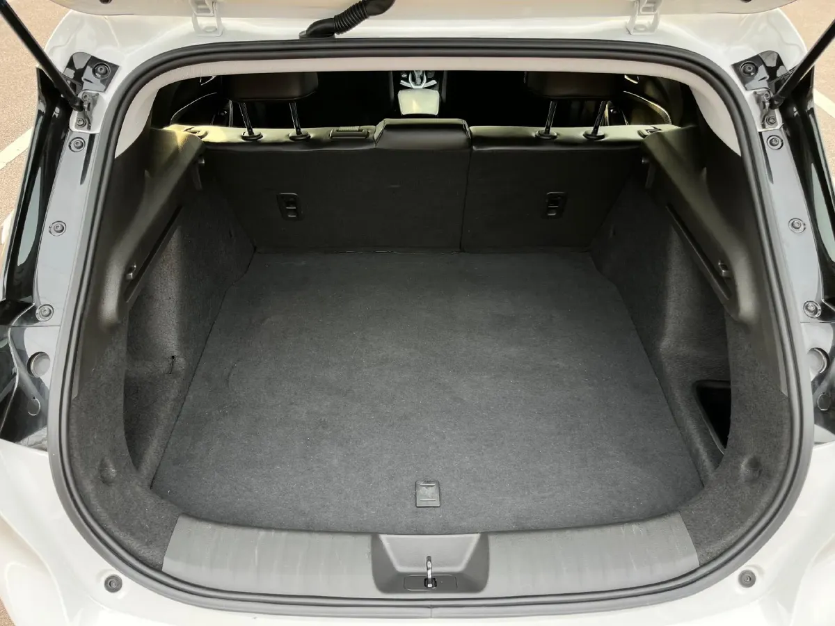 2022 Chevrolet Menlo BEV 61.1KWH,autocango,china used car exporter,china ev exporter,chinese used car exporter,chinese used ev exporter