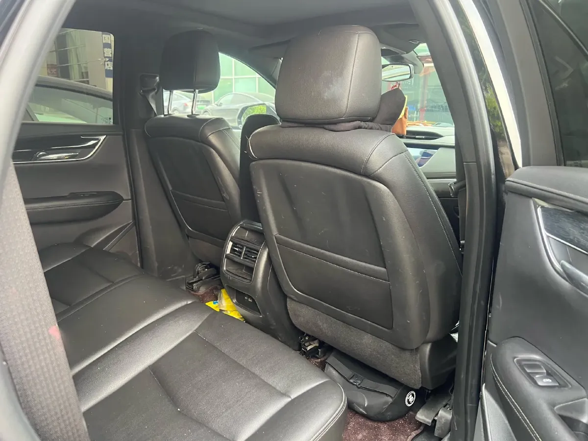 2021 Cadillac XT5 2.0T 237HP L4 9AT,autocango,china used car exporter,china ev exporter,chinese used car exporter,chinese used ev exporter