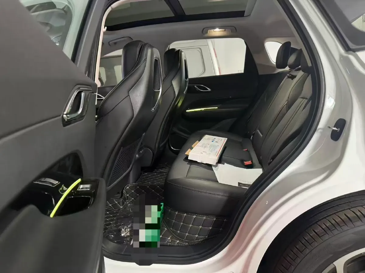 2024 HongQi HS3 1.5T 169HP L4 1DHT PHEV 18.4KWH,autocango,china used car exporter,china ev exporter,chinese used car exporter,chinese used ev exporter