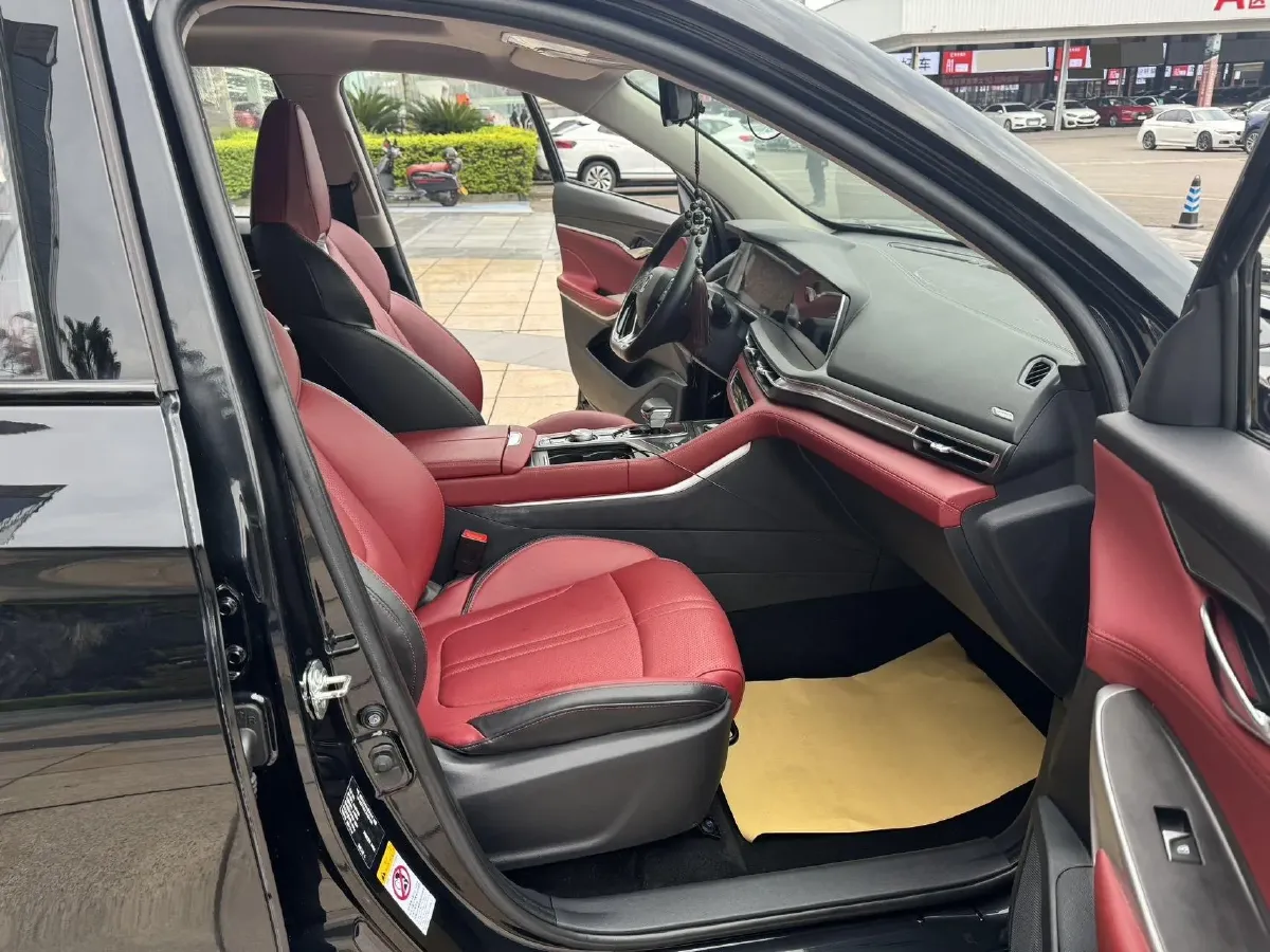 2021 ChangAn CS75 Plus 2.0T 233HP L4 8AT,autocango,china used car exporter,china ev exporter,chinese used car exporter,chinese used ev exporter