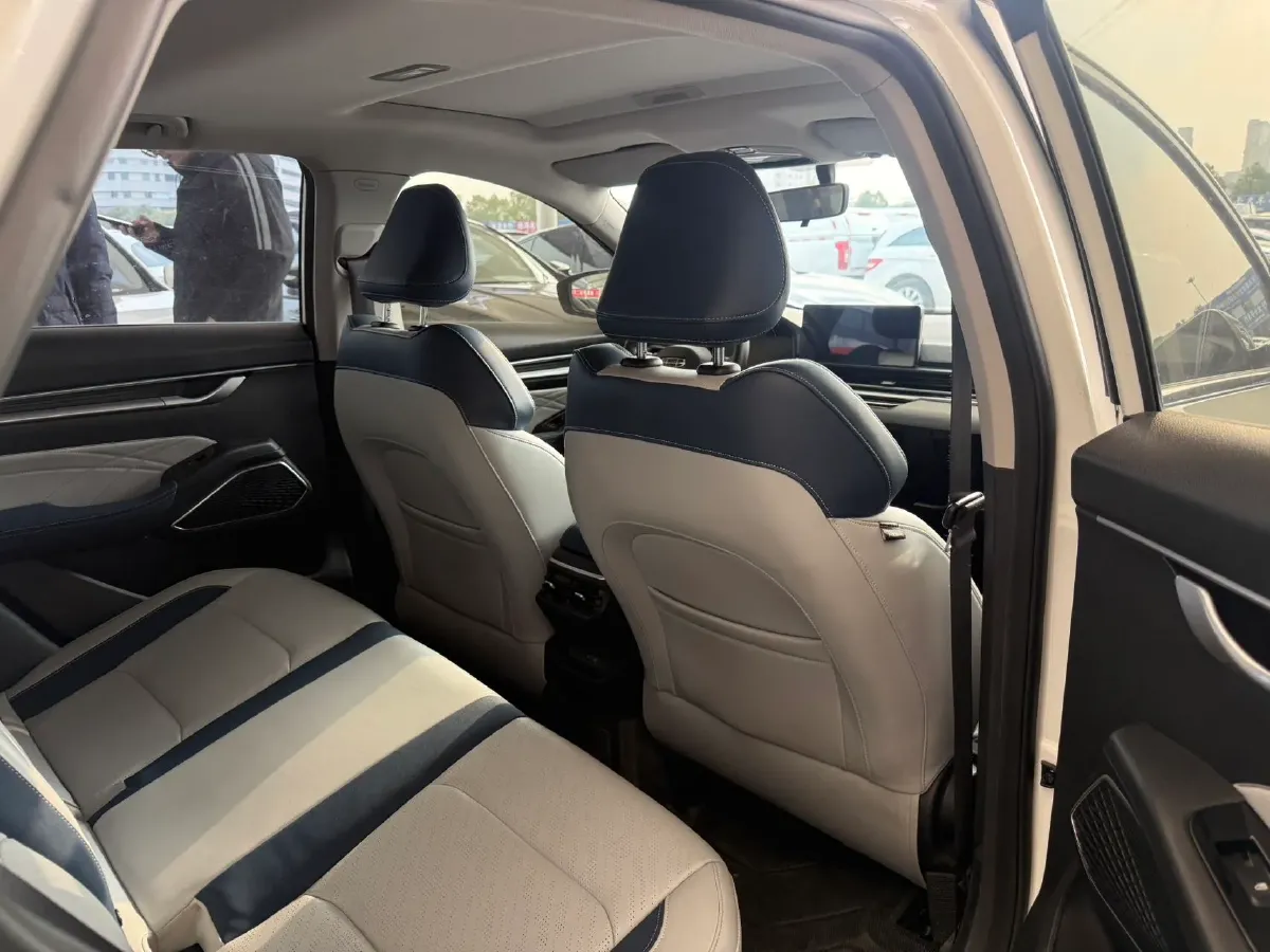 2022 Geely Emgrand 1.5L 114HP L4 CVT,autocango,china used car exporter,china ev exporter,chinese used car exporter,chinese used ev exporter