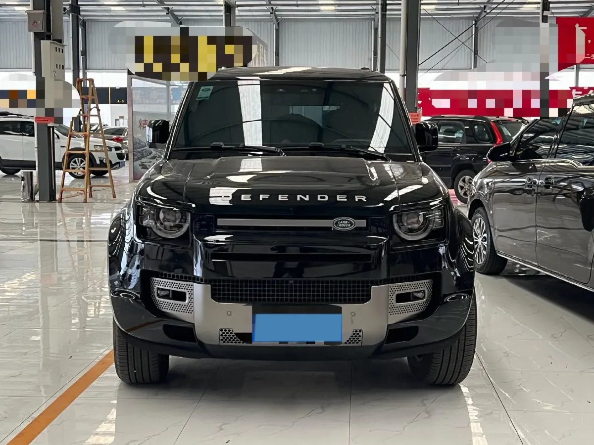 2025 Land Rover Defender 3.0T 400HP L6 8AT,autocango,china used car exporter,china ev exporter,chinese used car exporter,chinese used ev exporter