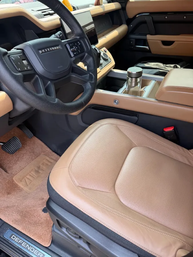 2025 Land Rover Defender 3.0T 400HP L6 8AT,autocango,china used car exporter,china ev exporter,chinese used car exporter,chinese used ev exporter