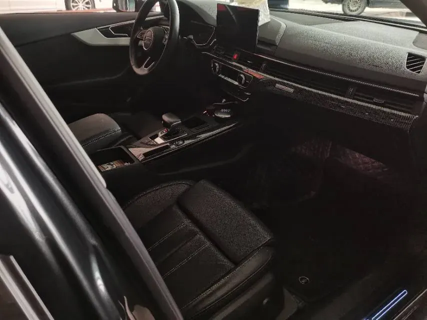 2020 Audi A4L 2.0T 190HP L4 7DCT,autocango,china used car exporter,china ev exporter,chinese used car exporter,chinese used ev exporter