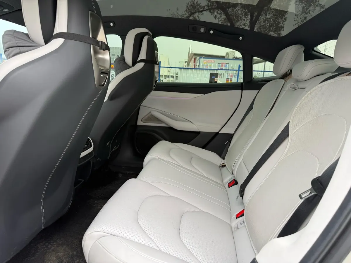 2024 MI SU7 BEV 94.3KWH,autocango,china used car exporter,china ev exporter,chinese used car exporter,chinese used ev exporter