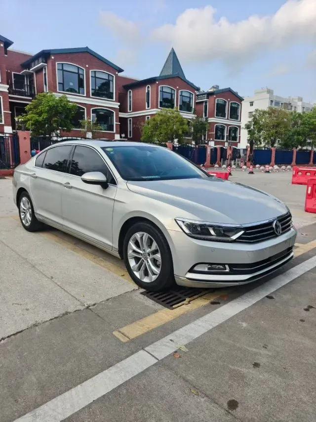 2019 Volkswagen Magotan 2.0T 186HP L4 7DCT,autocango,china used car exporter,china ev exporter,chinese used car exporter,chinese used ev exporter