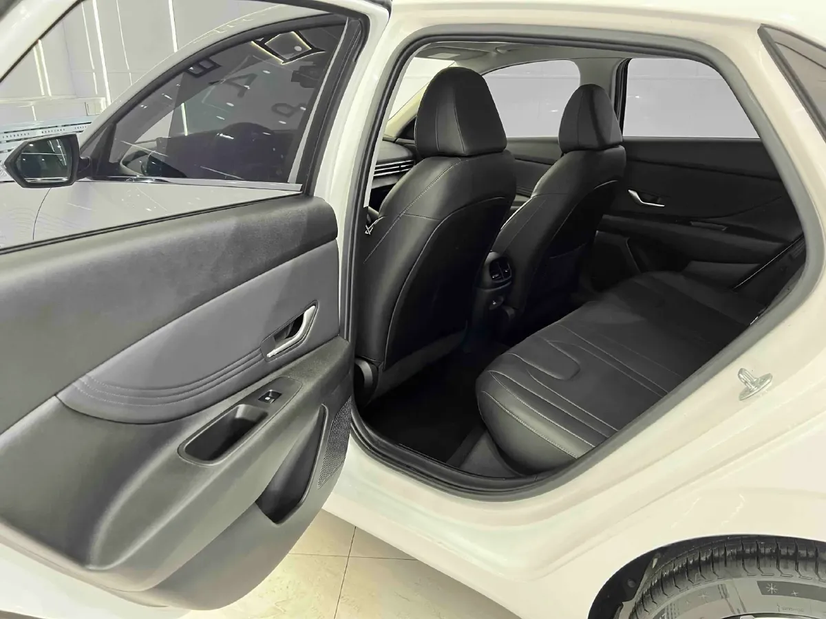 2022 Hyundai Elantra 1.5L 115HP L4 CVT,autocango,china used car exporter,china ev exporter,chinese used car exporter,chinese used ev exporter