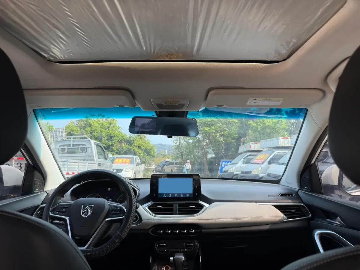 2019 BaoJun 530 1.5T 151HP L4 CVT,autocango,china used car exporter,china ev exporter,chinese used car exporter,chinese used ev exporter